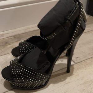 Saint Laurent platform pumps